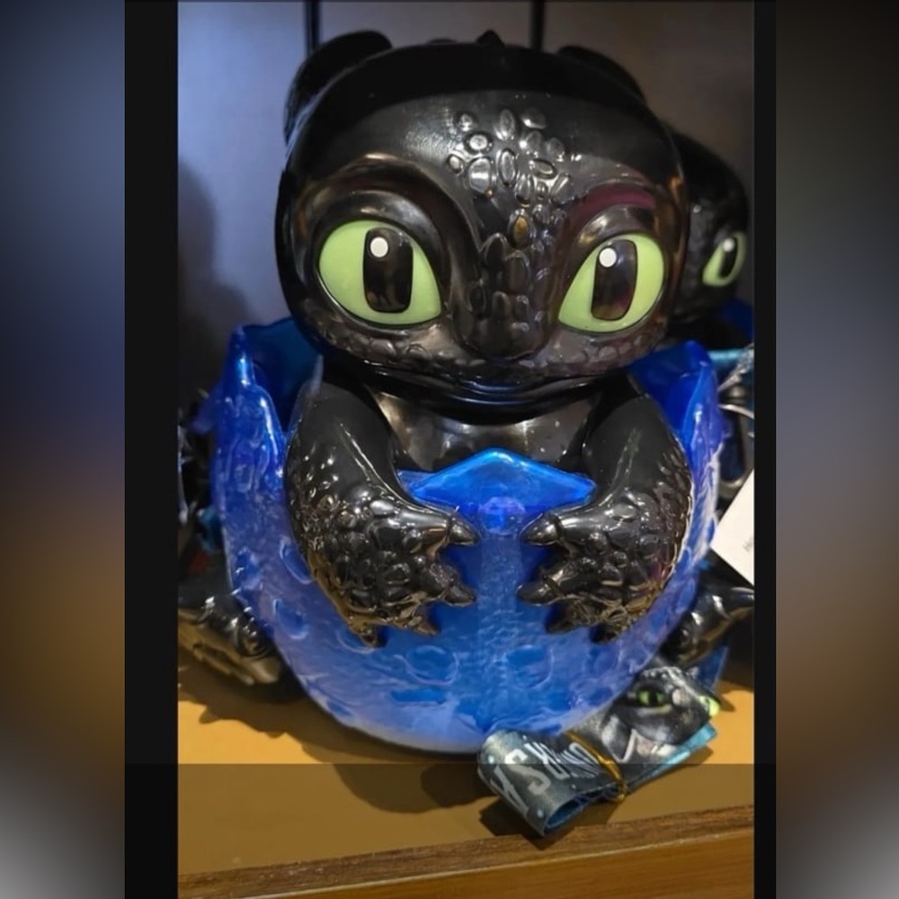 Baby toothless light up popcorn Bucket from universal theme parks.